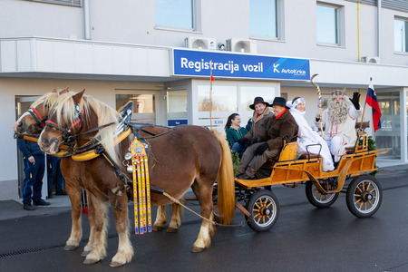 praznični sejem in prihod dedka mraza (17)